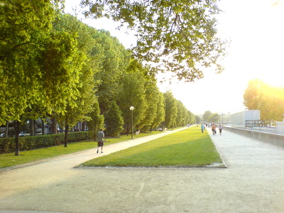 Le long du Port du Gros Caillou