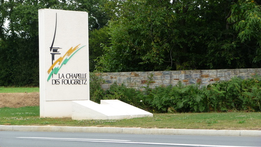 A l'entrée de la Chapelle-des-Fougeretz