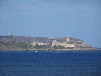 Fort-la-Latte et le Cap Fréhel depuis Saint-Cast-le-Guildo