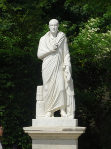 Statue d'un romain dans le parc du Château de Versailles