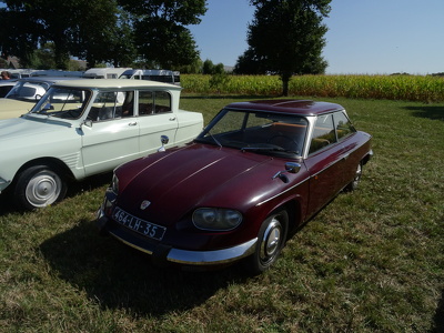 Panhard 24 (de Panhard et Levassor) lors d'une exposition de voi