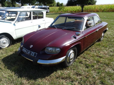 Panhard 24 (de Panhard et Levassor) lors d'une exposition de voi