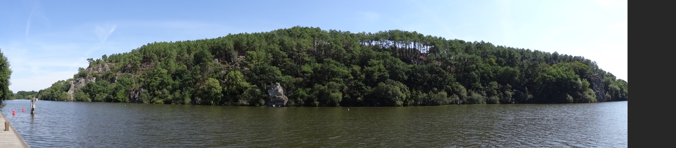 Au alentour de l'Île-aux-Pies sur le Canal de Nantes à Brest