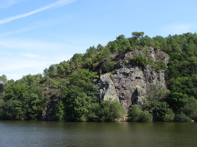 Au alentour de l'Île-aux-Pies sur le Canal de Nantes à Brest