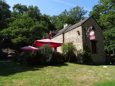 Restaurant "Marins d'eau d'Oust" au alentour de l'Île-aux-Pies