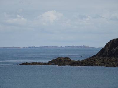 Vue sur Îles Chausey depuis Saint-Coulomb