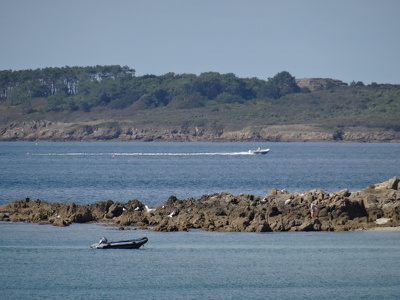 Cairn du Petit Mont depuis la plage du Goh Velin