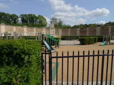 Square des Francines/Abreuvoir Louis XIV à Versailles