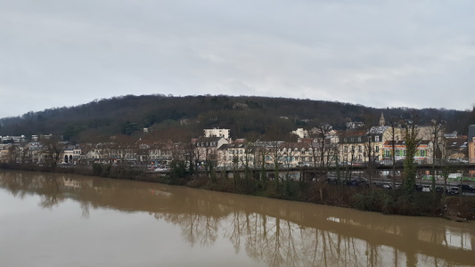 La Seine depuis le pont du Maréchal-de-Lattre-de-Tassigny à Croi