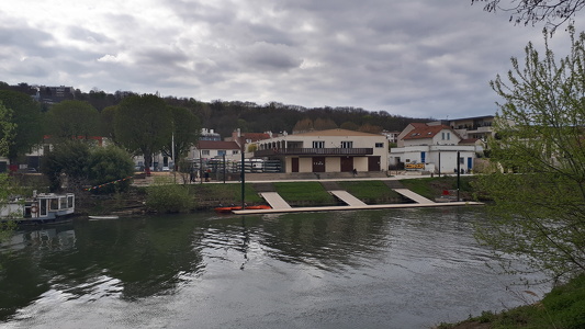 Sur l'ïle de la Loge