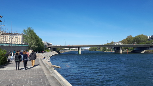 Berges de la Seine côté Courbevoie