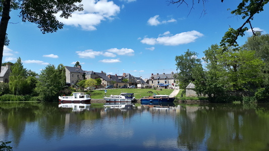 Port de la Courbe à Bourg-des-Comptes