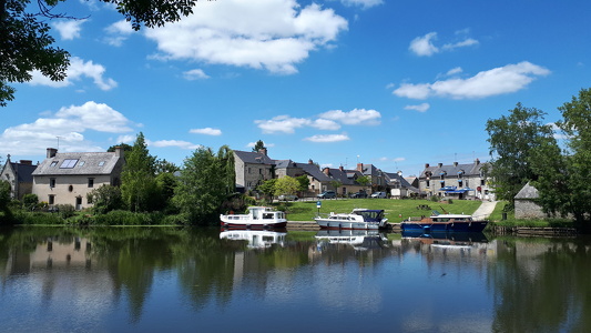 Port de la Courbe à Bourg-des-Comptes