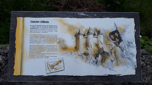 Vestige du château de Marcillé-Robert