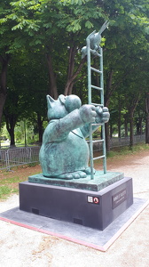 Exposition Geluck sur l'avenue des Champs-Élysées