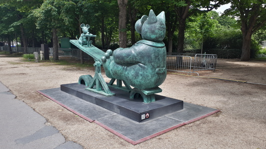 Exposition Geluck sur l'avenue des Champs-Élysées