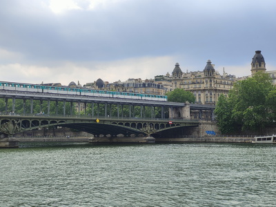 Traversée de Paris en longeant la Seine d'Ivry-sur-Seine à Issy-les-Moulineaux