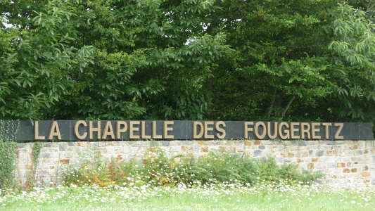 A l'entrée de la Chapelle-des-Fougeretz