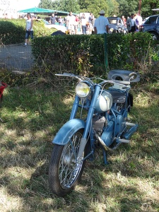Moto Peugeot 56TS lors d'une exposition de voitures anciennes à 