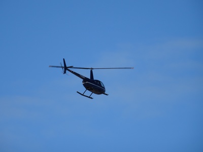 Hélicoptère au dessus de Saint-Coulomb