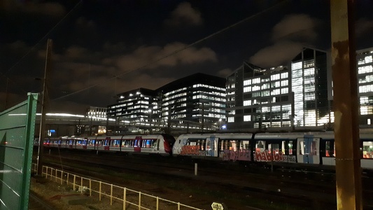 Gare de Pont-Cardinet, de nuit