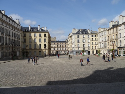 Place Saint-Louis à Versailles